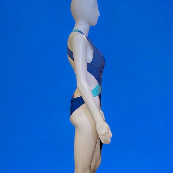 SWIMSUIT ONE PIECE COLOR BLOCK CRISSCROSS BACK RUCHED BOTTOM DEEP V SIZ… - Picture 4 of 4